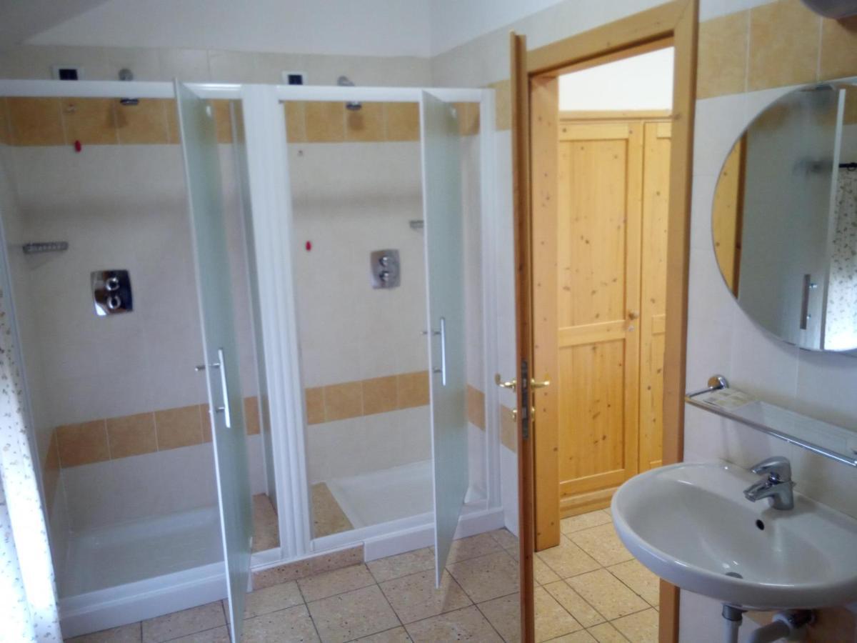 Taxus Hostel Pieve Tesino المظهر الخارجي الصورة