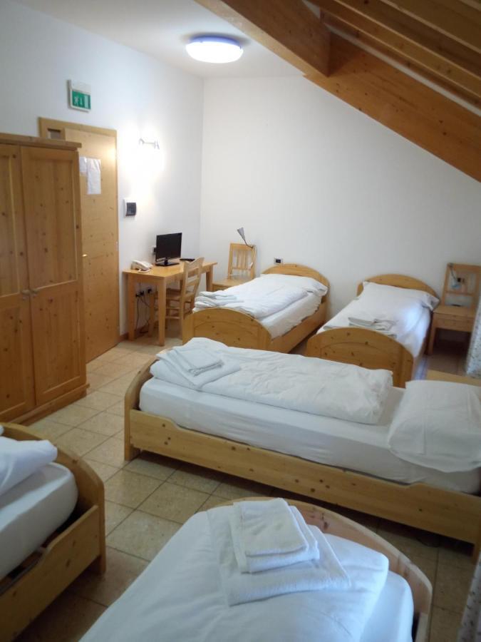 Taxus Hostel Pieve Tesino المظهر الخارجي الصورة
